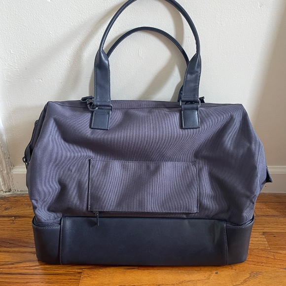Béis The Weekender Bag - Picture 2 of 3